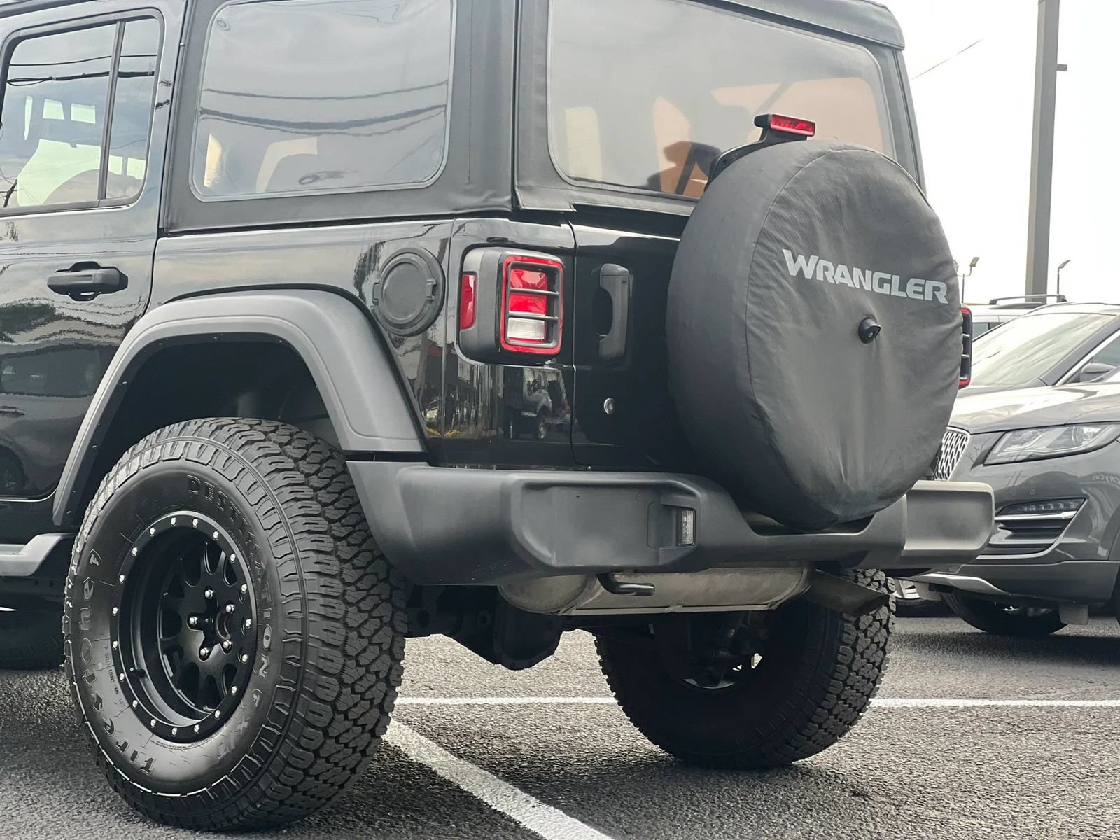 Used 2018 Jeep Wrangler Unlimited Sport AWD/4WD image 5