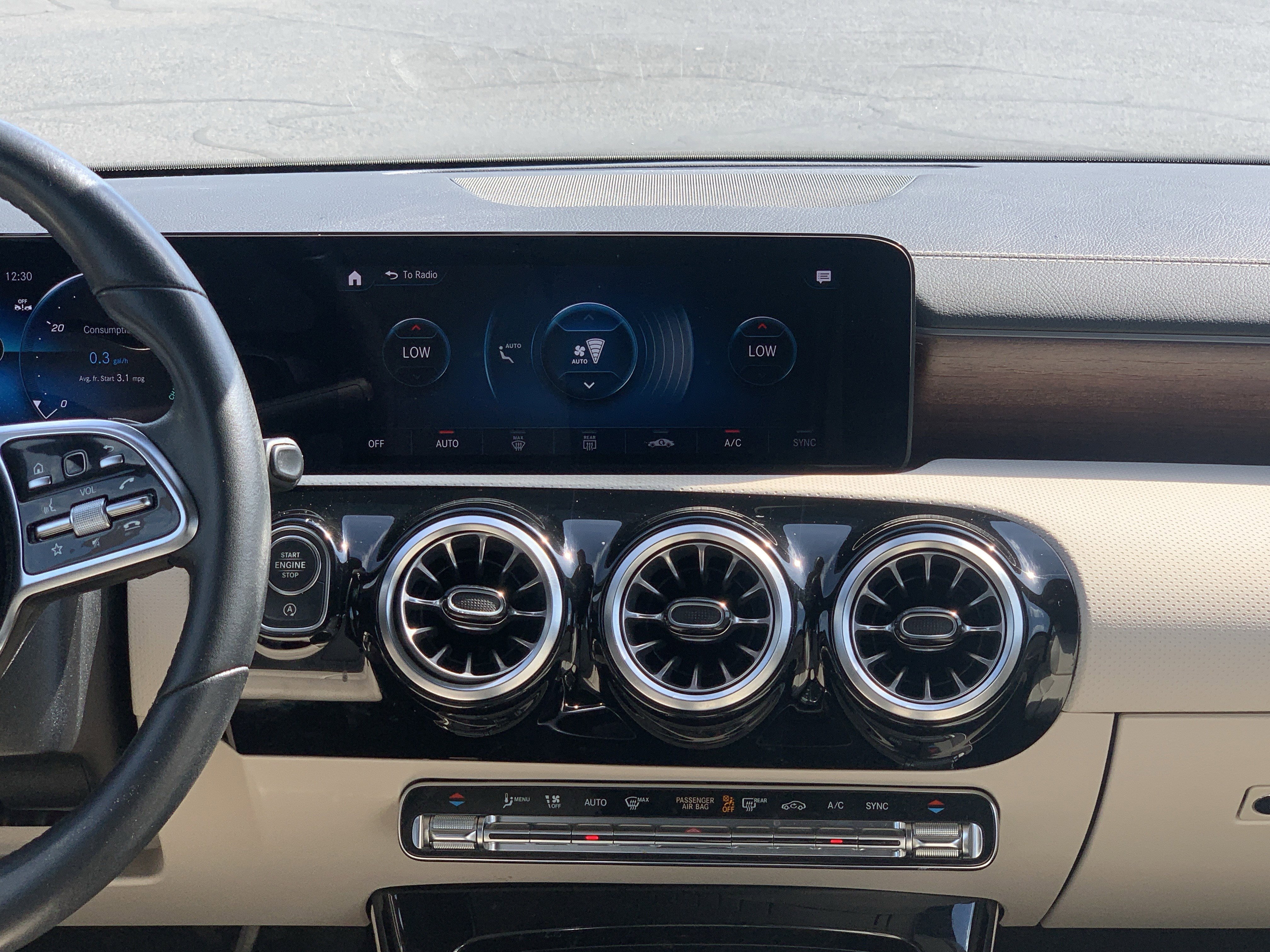 Used 2023 Mercedes-Benz CLA 250 image 31