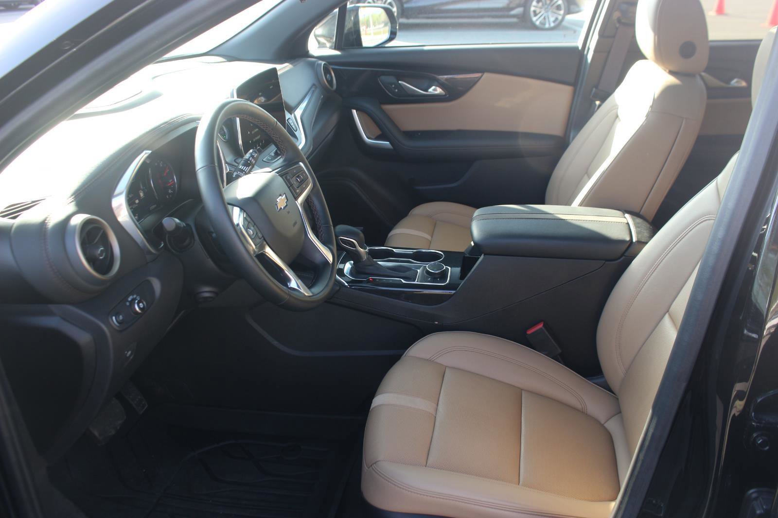 Used 2024 Chevrolet Blazer Premier w/ Driver Confidence II Package AWD/4WD image 17