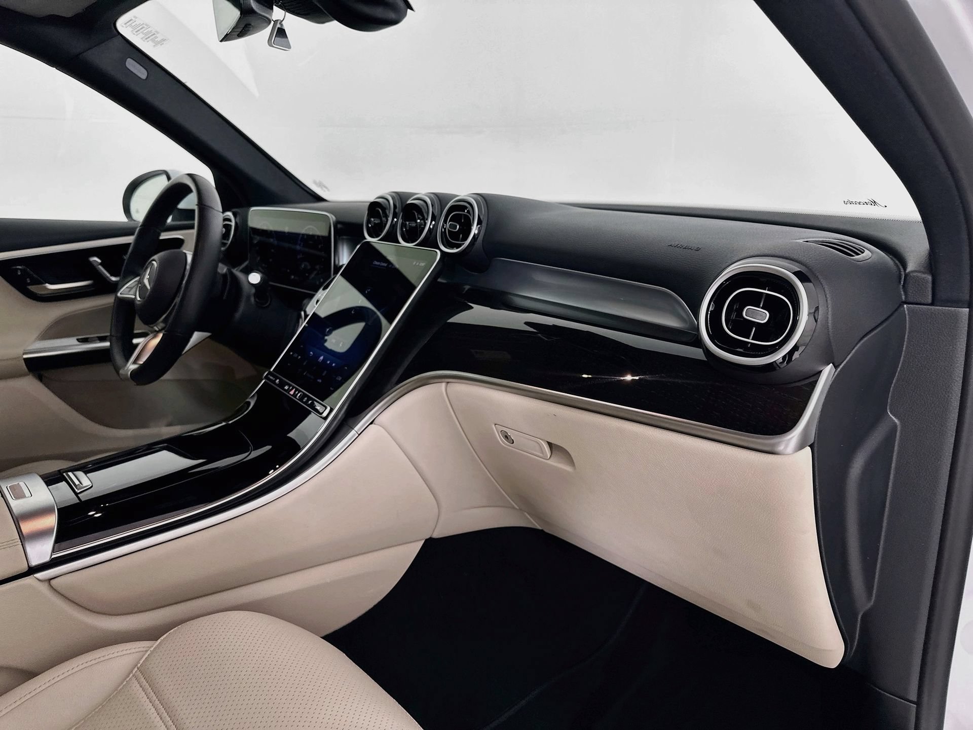 Certified 2026 Mercedes-Benz GLC 300 image 30