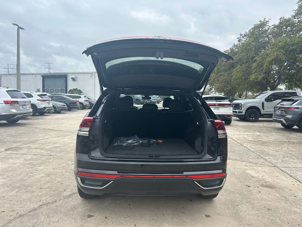 Certified 2024 Volkswagen Atlas Cross Sport SE image 42