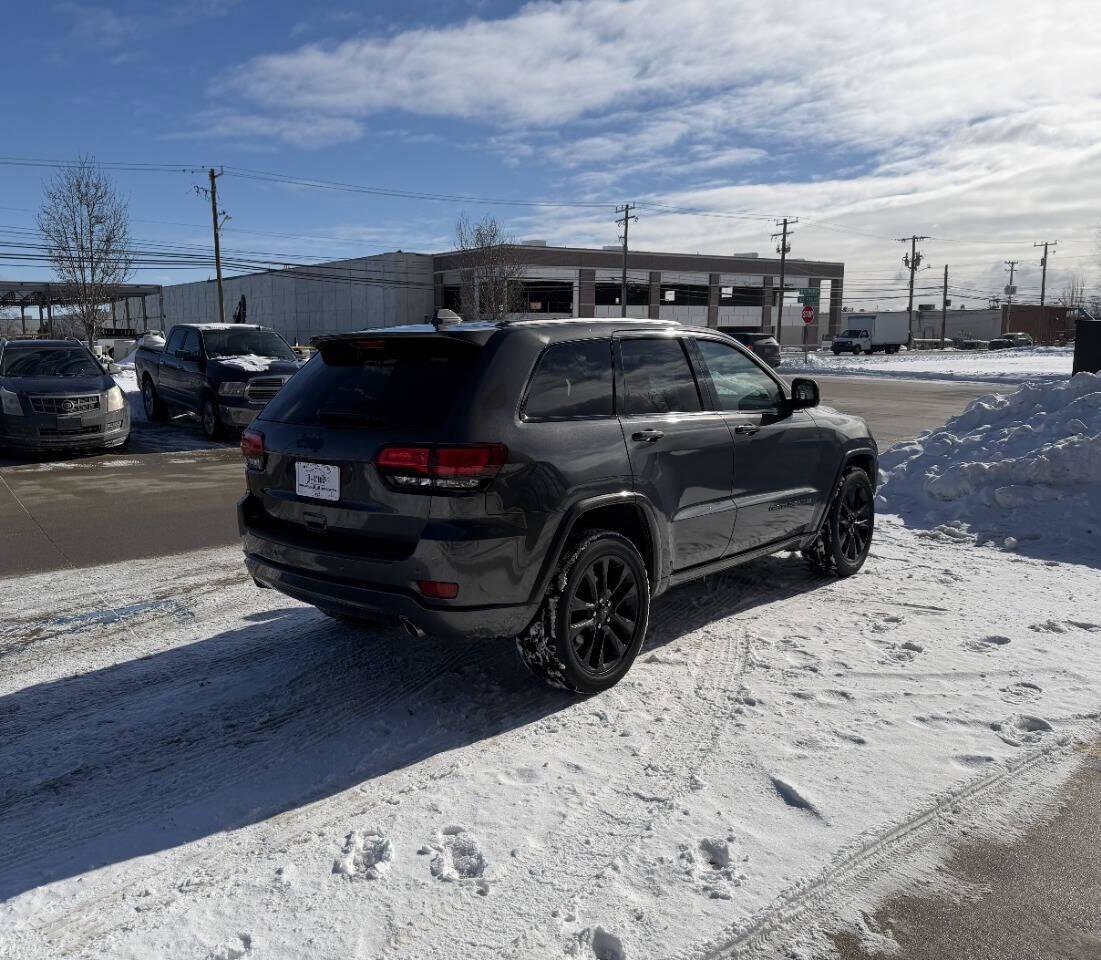 Used 2018 Jeep Grand Cherokee Altitude image 6