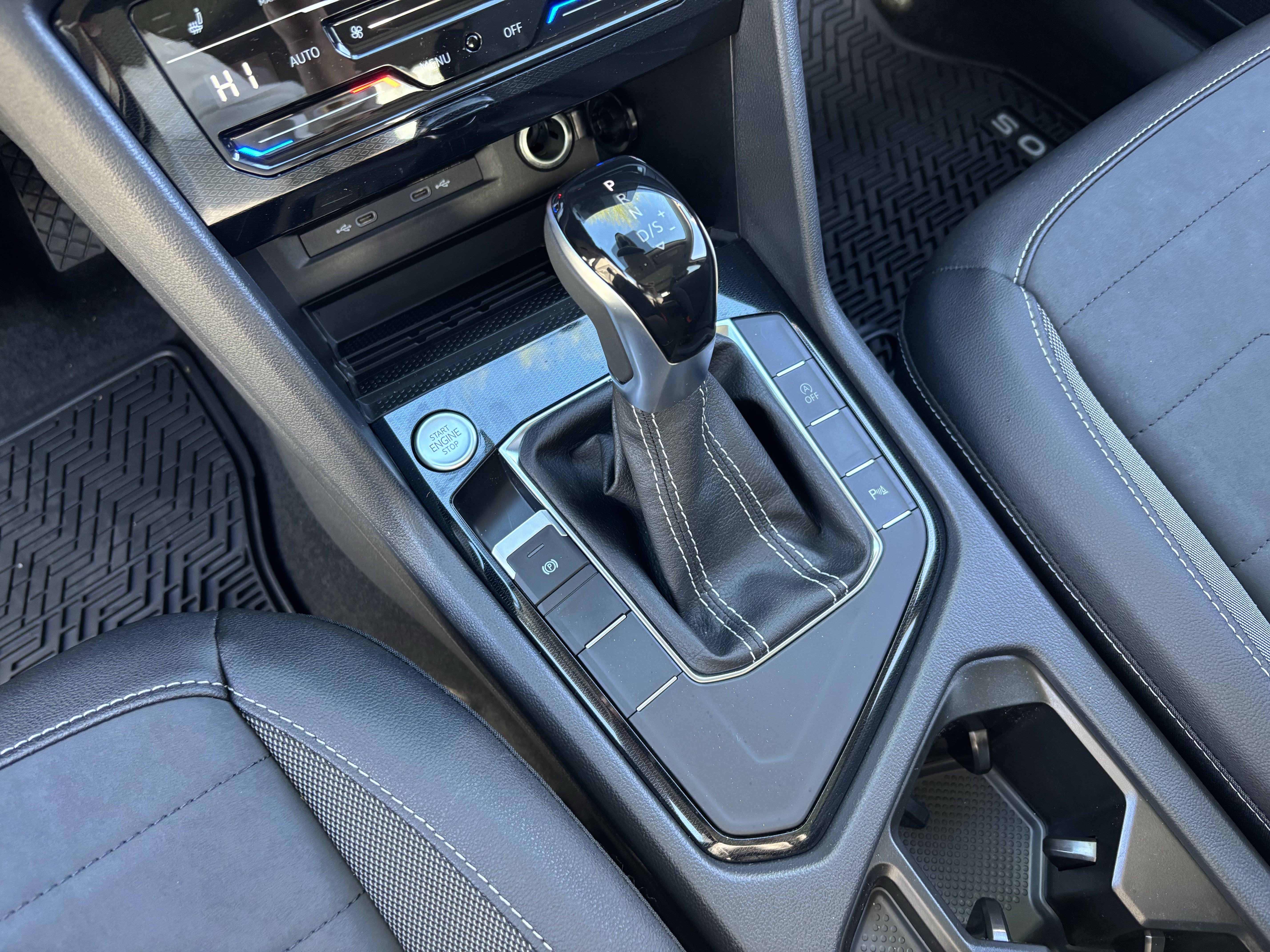 New 2026 Volkswagen Taos SE FWD image 20