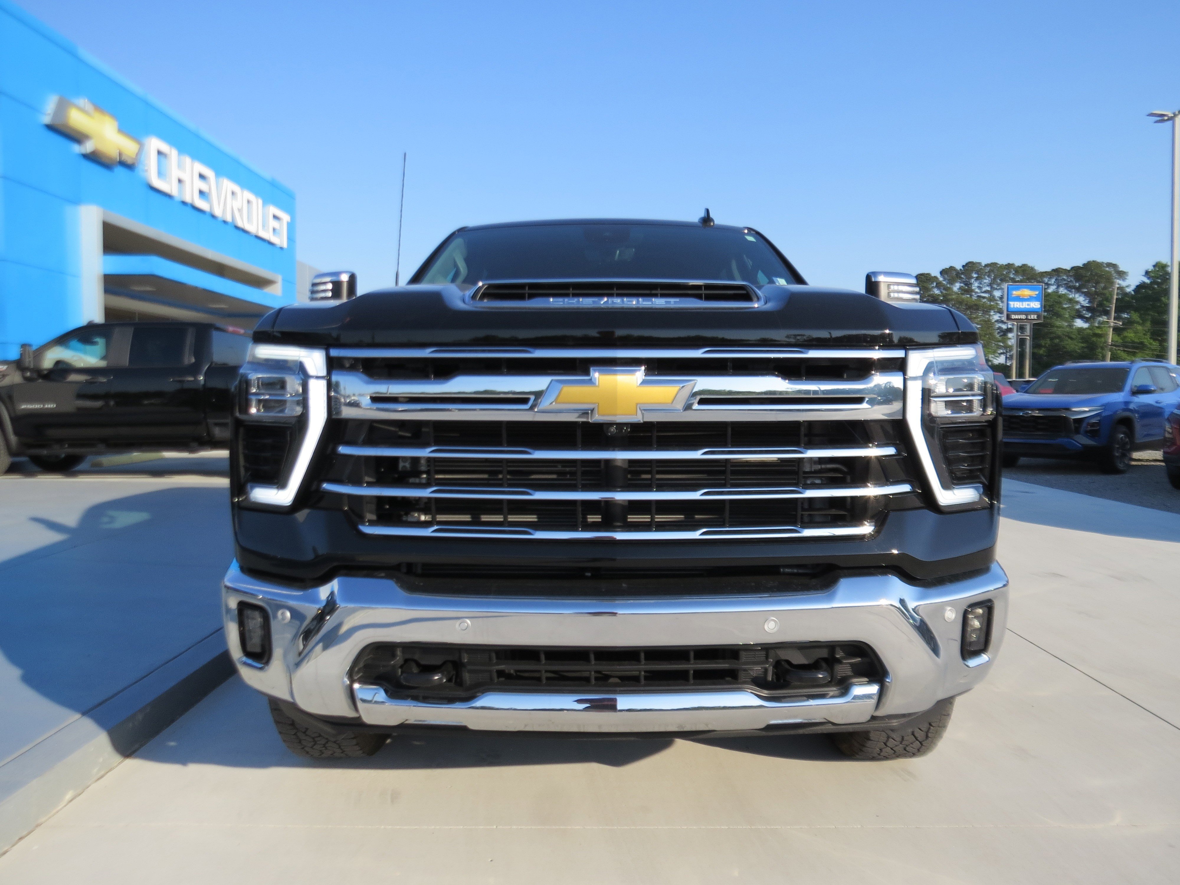Used 2024 Chevrolet Silverado 2500 LTZ w/ LTZ Convenience Package AWD/4WD image 7