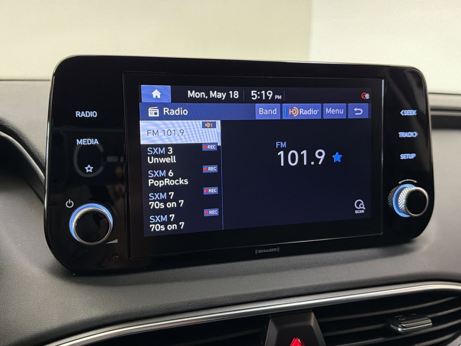 Used 2021 Hyundai Santa Fe SEL w/ Convenience Package AWD/4WD image 19