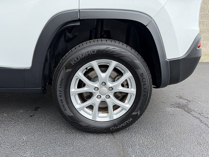 Used 2014 Jeep Cherokee Latitude AWD/4WD image 10