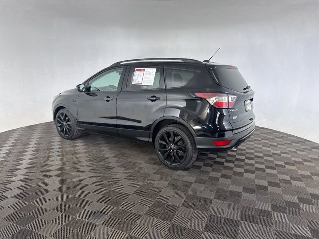 Used 2018 Ford Escape SE w/ SE Sport Appearance Package image 9