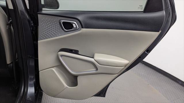 Used 2020 Kia Soul LX image 19