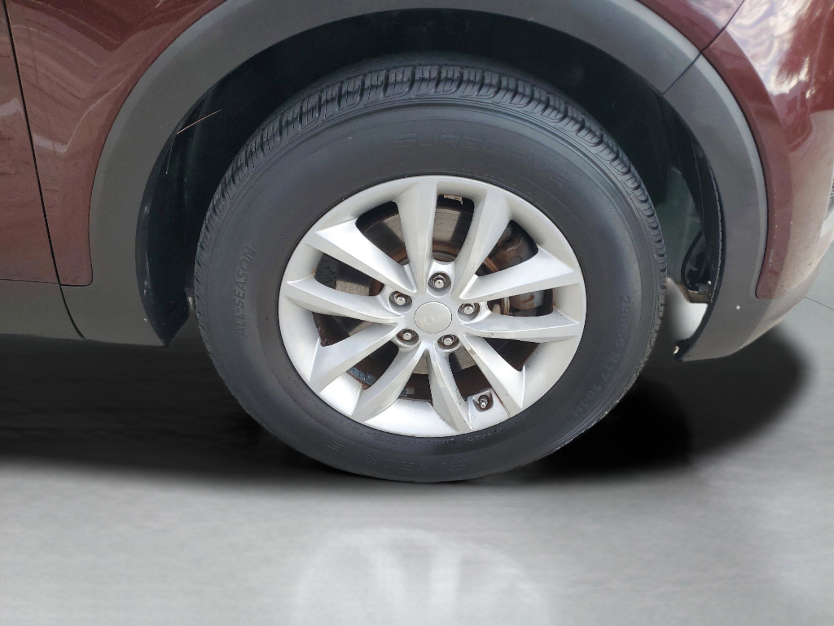 Certified 2017 Kia Sorento LX image 31