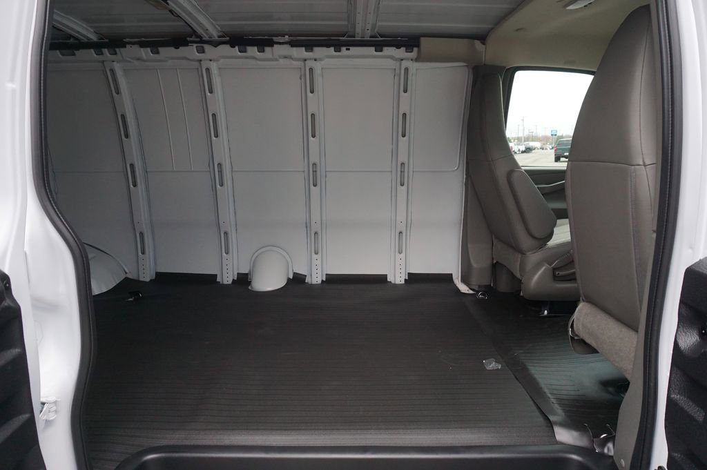 New 2026 Chevrolet Express 3500 Extended w/ Driver Convenience Package image 19