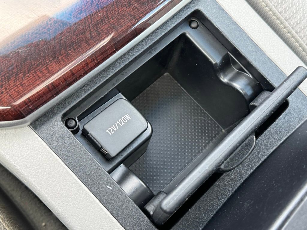 Used 2012 Toyota Camry XLE w/ Convenience Pkg image 16