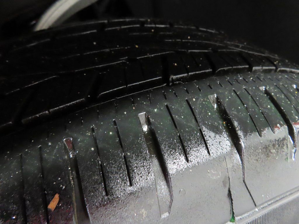 Used 2024 GMC Yukon XL SLT w/ SLT Premium Package image 7