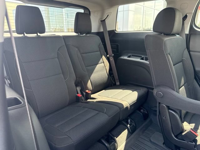 Used 2023 GMC Acadia SLE w/ Driver Convenience Package FWD image 30