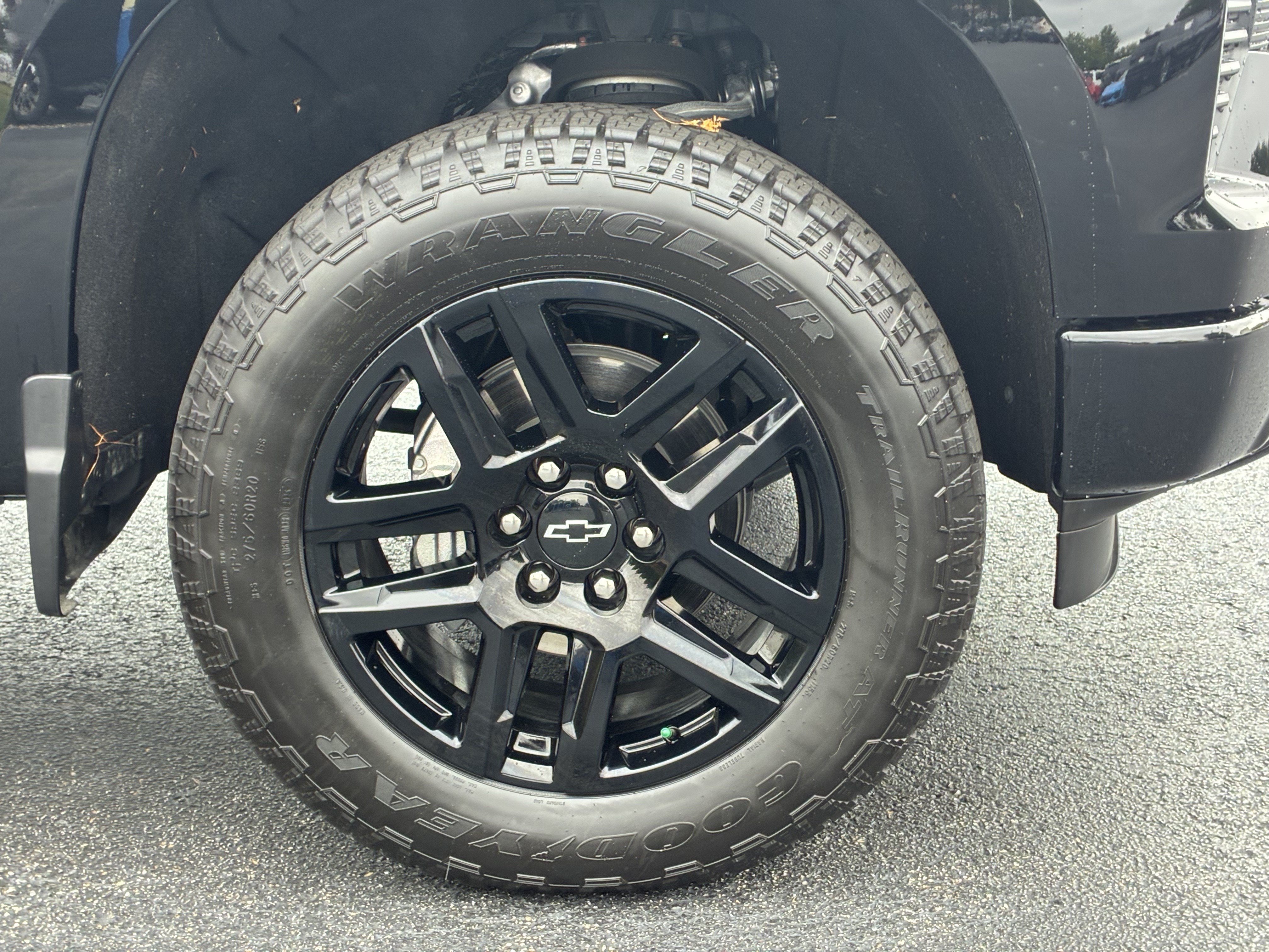 Used 2025 Chevrolet Silverado 1500 RST AWD/4WD image 6