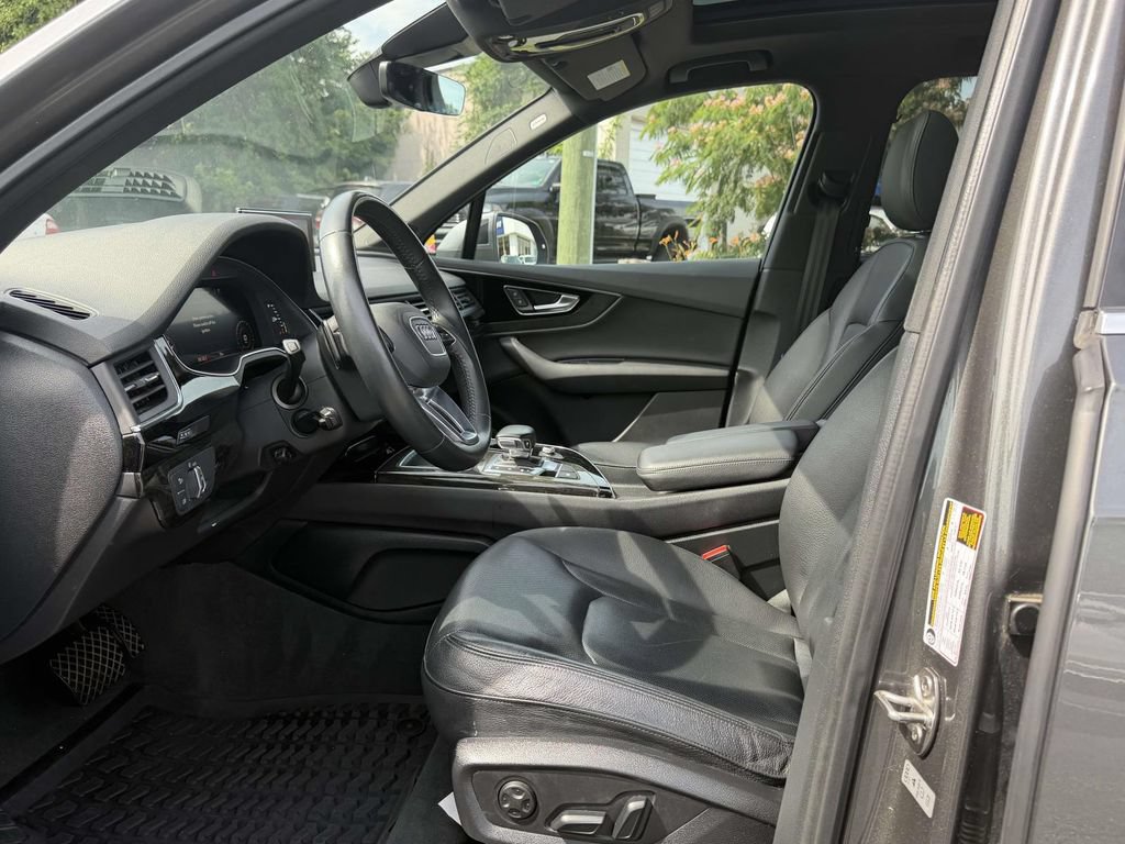 Used 2018 Audi Q7 3.0T Premium Plus w/ Premium Plus Package AWD/4WD image 16