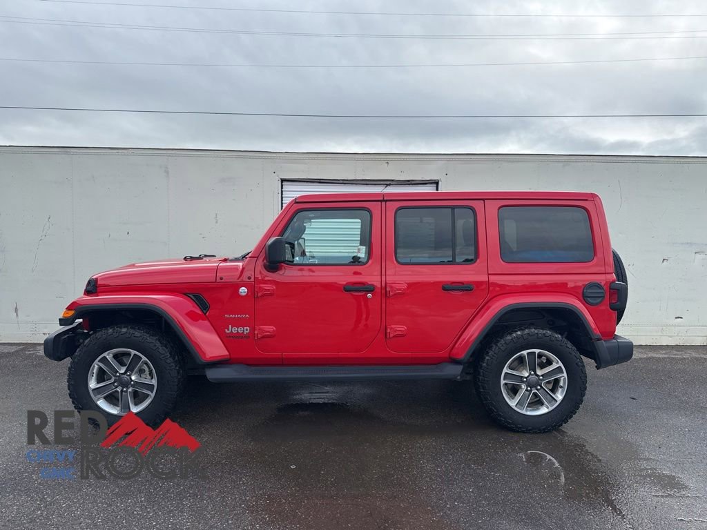 Used 2018 Jeep Wrangler Unlimited Sahara AWD/4WD image 3