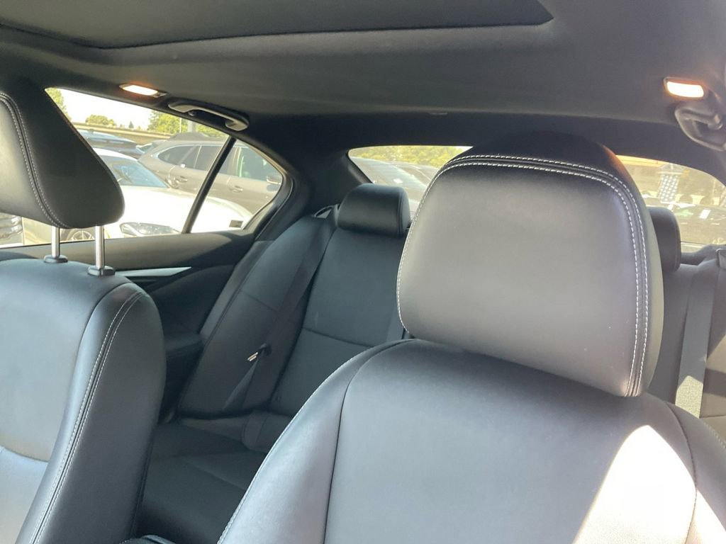 Used 2024 INFINITI Q50 Sensory image 17