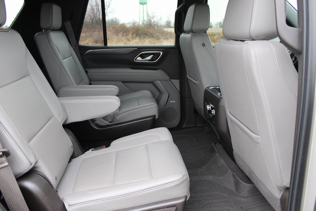 Used 2023 GMC Yukon SLT w/ SLT Luxury Package image 25