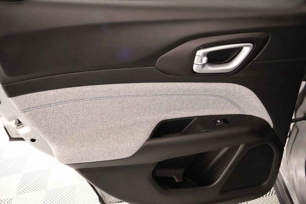 Used 2022 Jeep Compass Latitude image 15