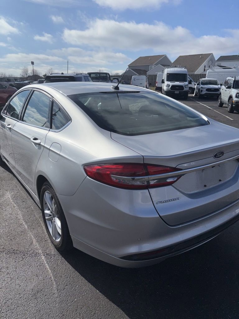 Used 2018 Ford Fusion SE w/ Fusion SE Technology Package image 10