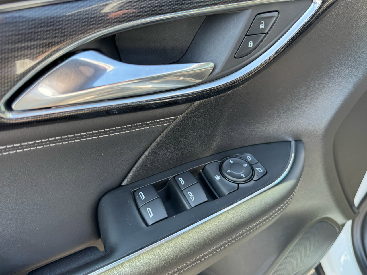 Used 2023 Buick Envision Preferred image 13