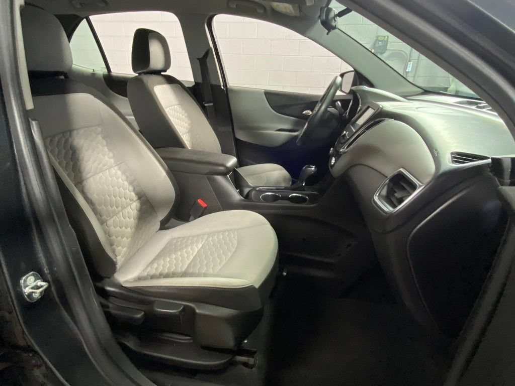 Used 2018 Chevrolet Equinox LS FWD image 30