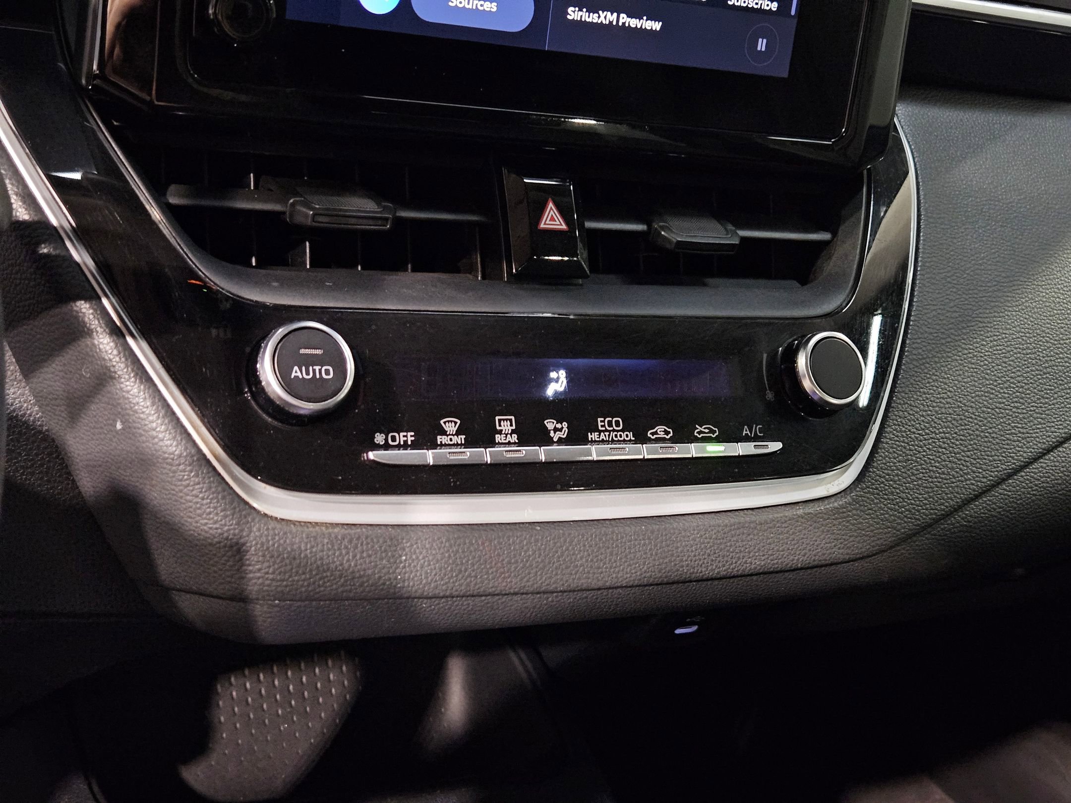 Used 2023 Toyota Corolla LE image 30