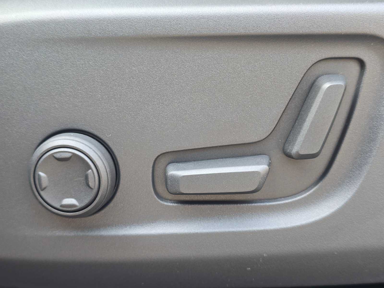 New 2026 Volvo XC40 B5 Ultra w/ Protection Package Premier AWD/4WD image 22