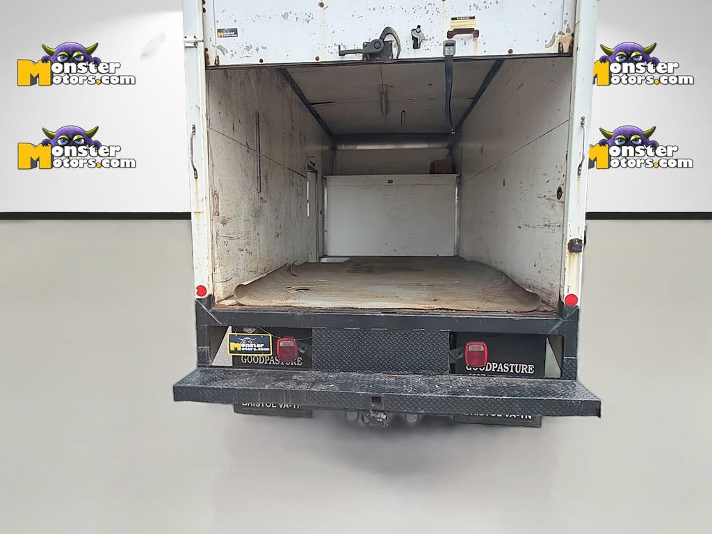 Used 2017 Ford F550 2WD Regular Cab Super Duty image 27