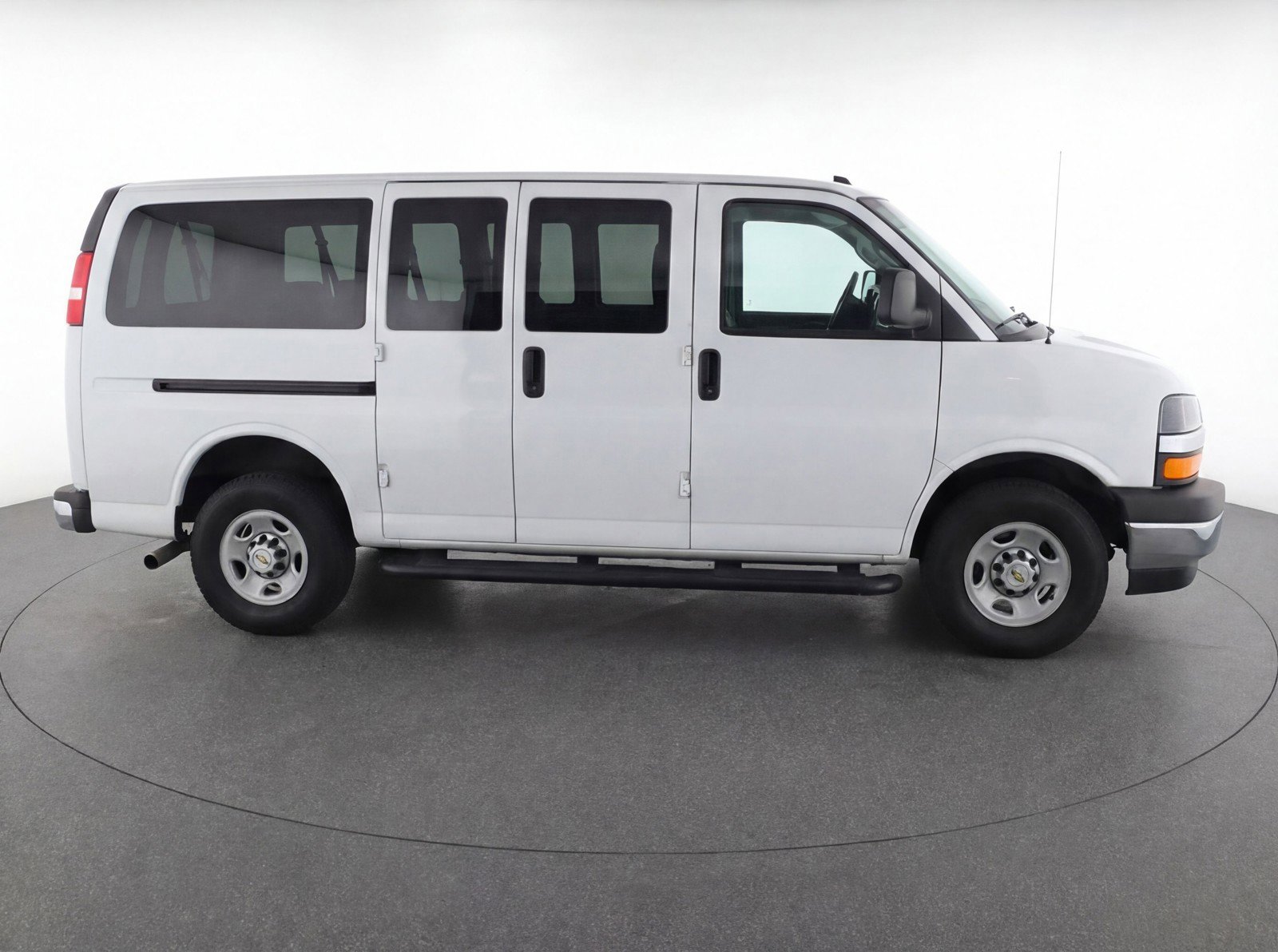 Used 2025 Chevrolet Express 3500 LT w/ LT Preferred Equipment Group image 11