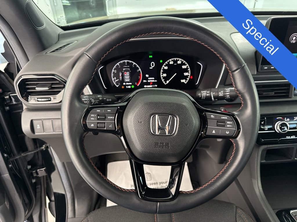 Used 2025 Honda Pilot Sport image 23