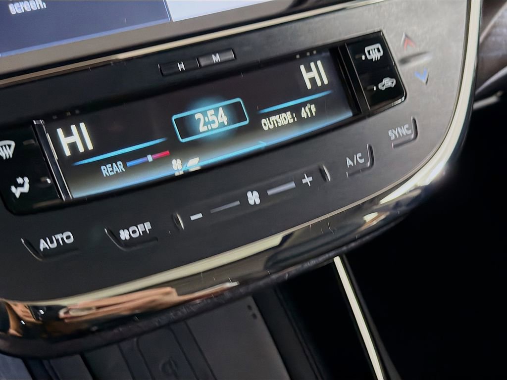 Used 2018 Toyota Avalon Limited w/ Carpet Mat Package FWD image 17