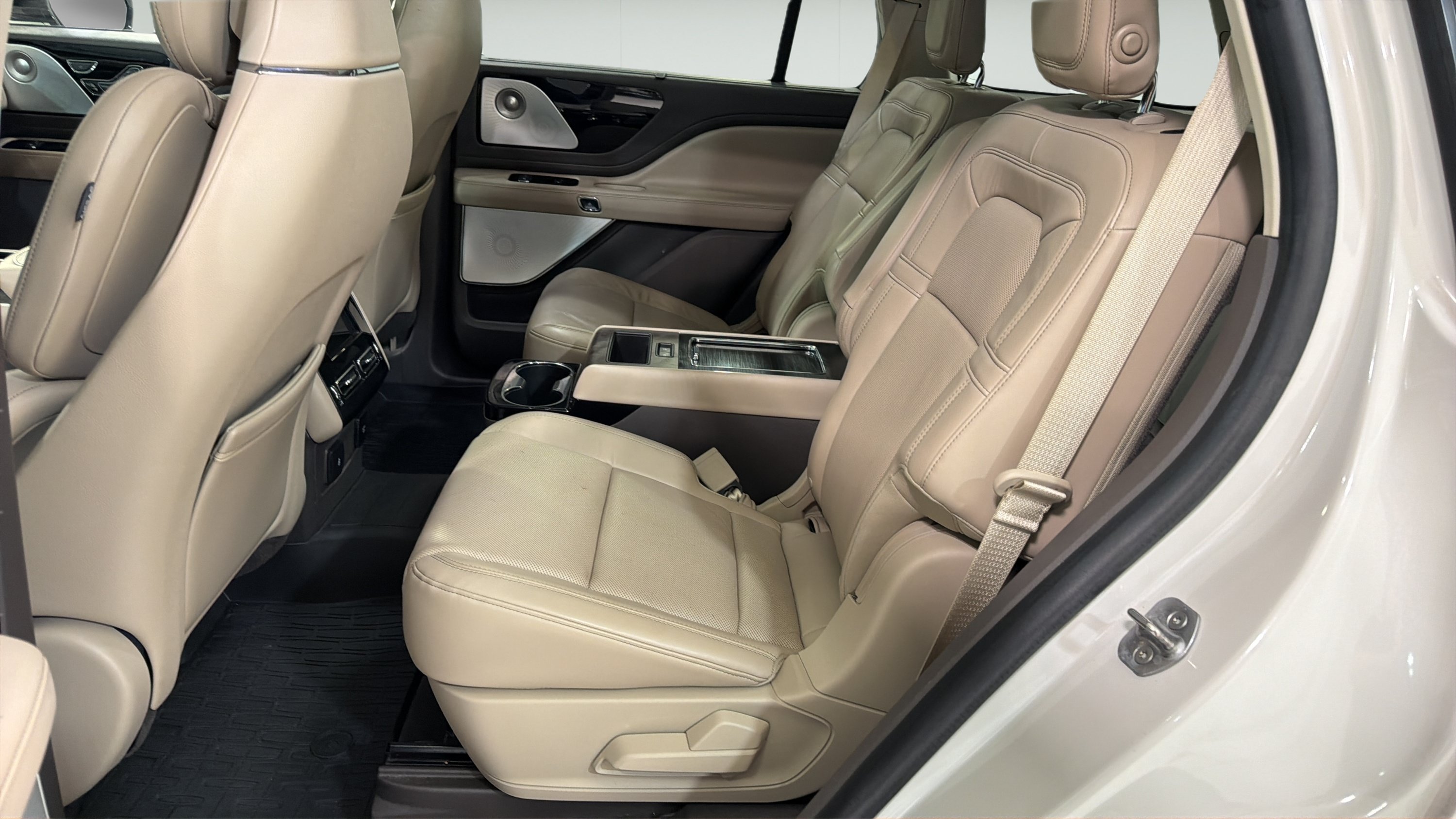 Used 2020 Lincoln Aviator Reserve w/ Equipment Group 202A AWD/4WD image 20