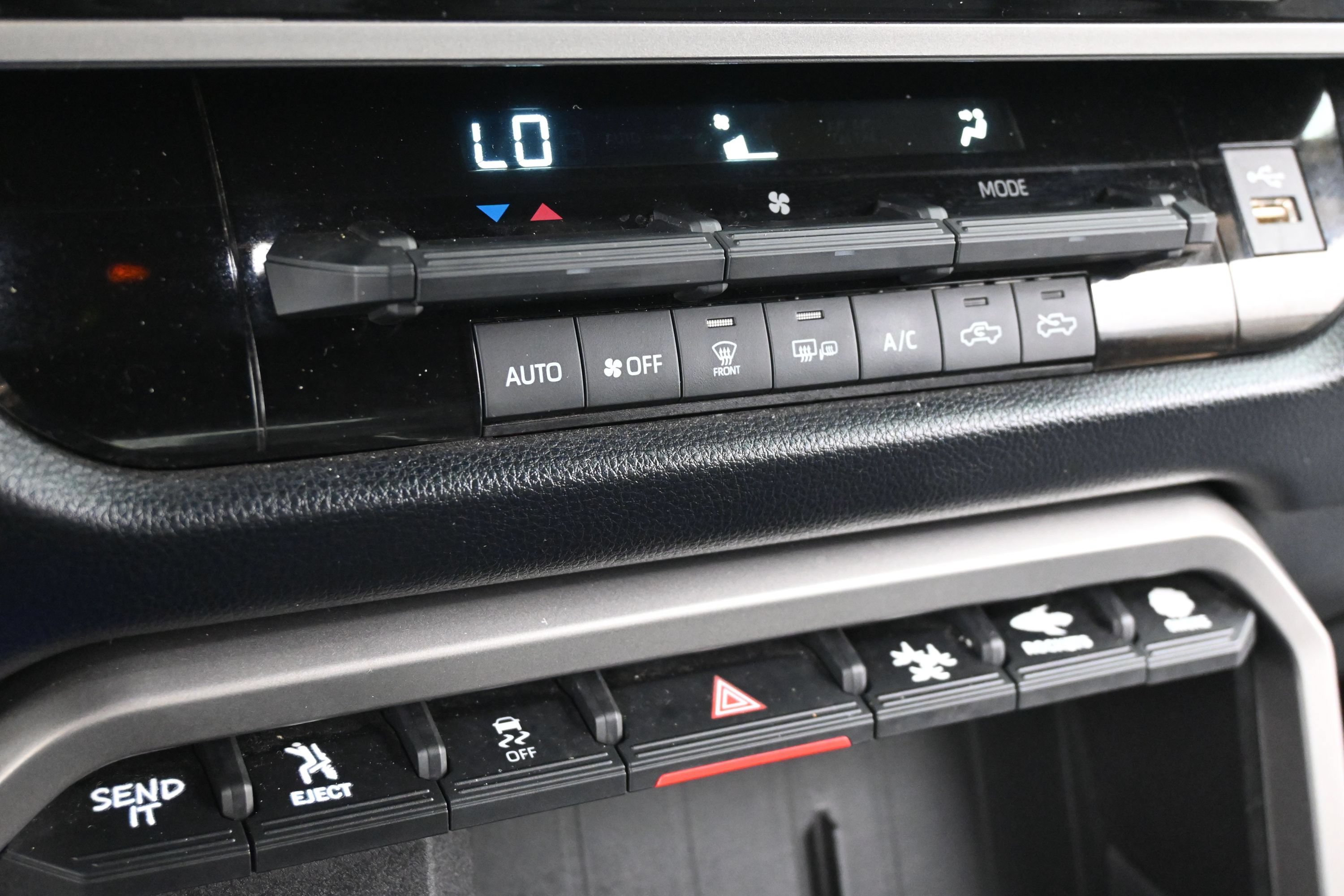 Used 2025 Toyota Tundra SR5 AWD/4WD image 19