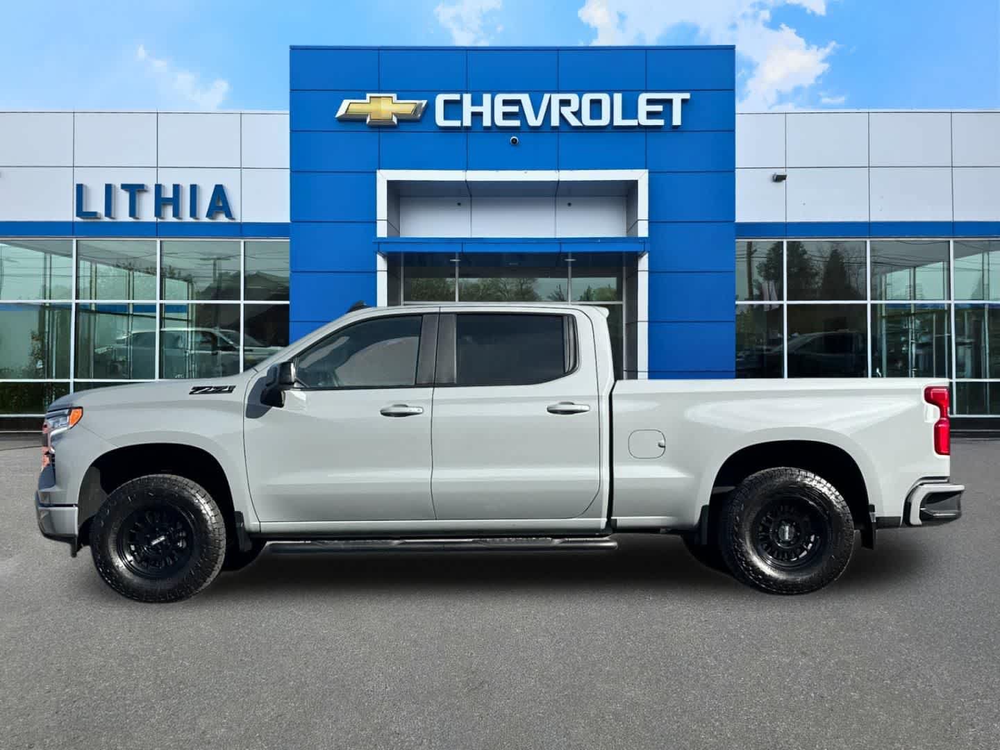 Used 2025 Chevrolet Silverado 1500 RST w/ Z71 Off-Road Package AWD/4WD image 5