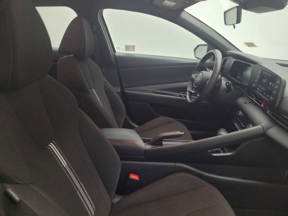 Used 2025 Hyundai Elantra Sport FWD image 21