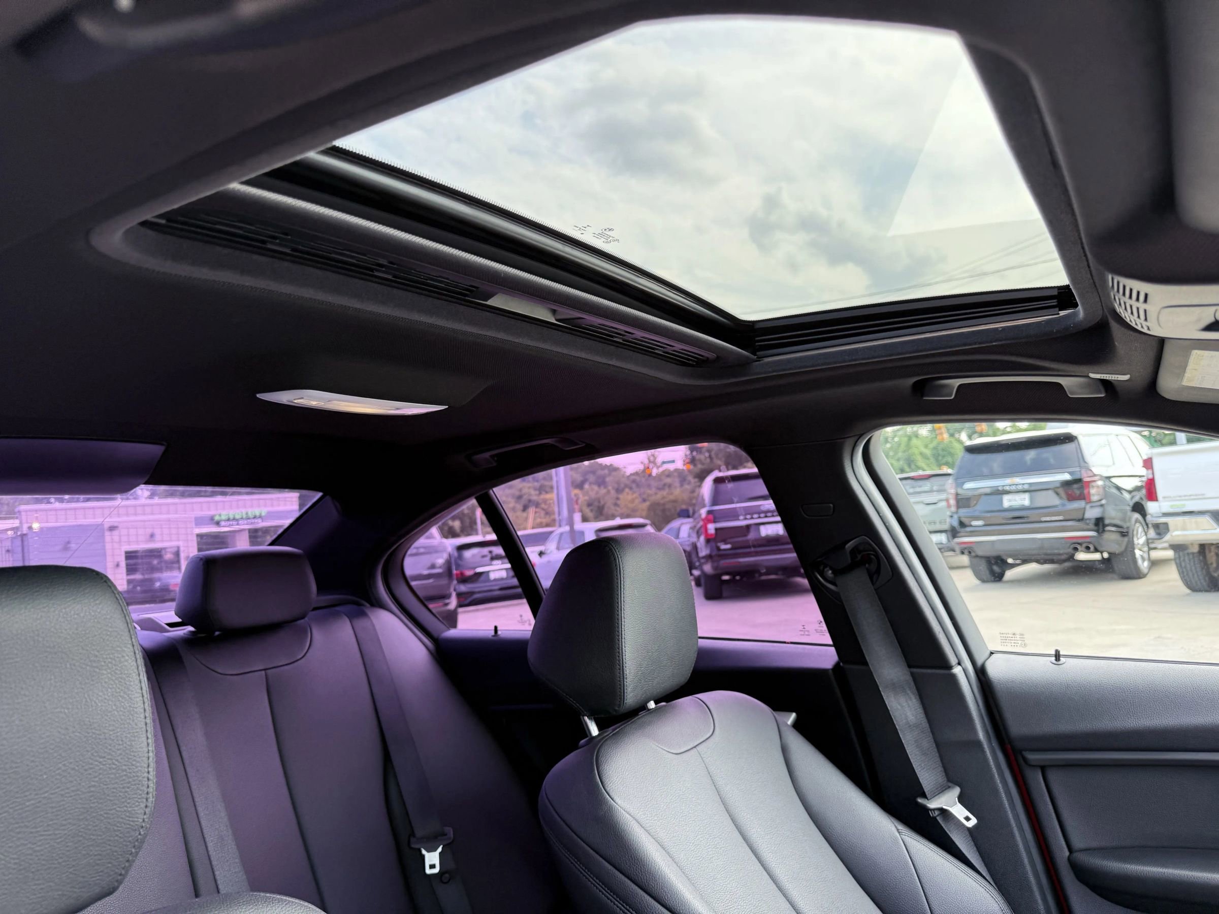 Used 2017 BMW 320i Sedan image 29