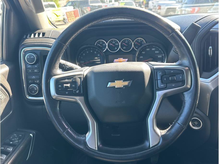 Used 2022 Chevrolet Silverado 1500 LT AWD/4WD image 16