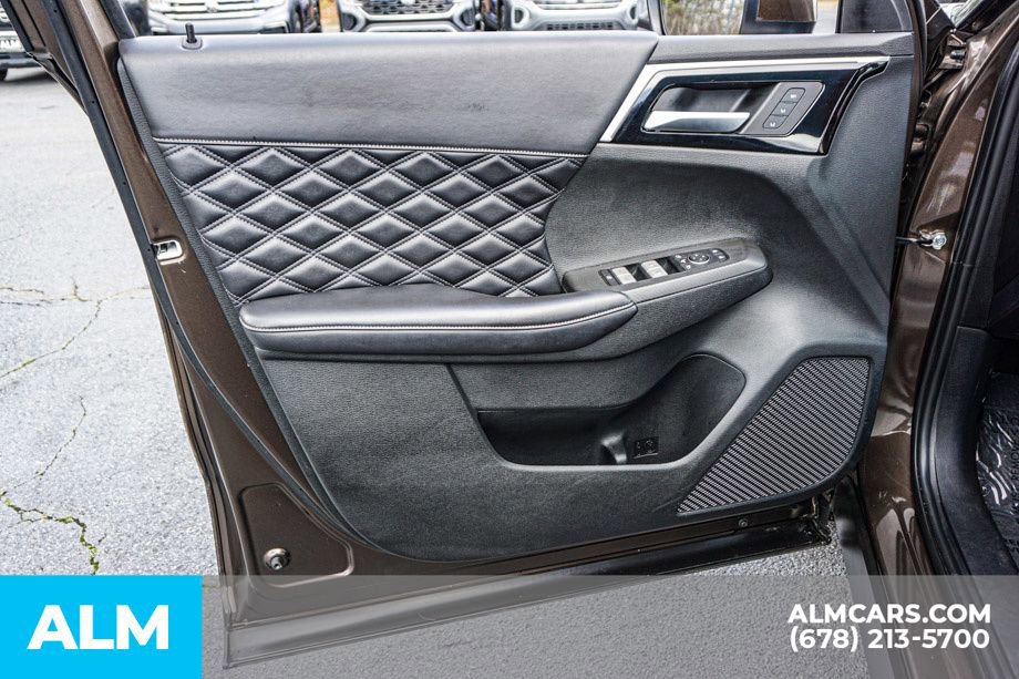 Used 2023 Mitsubishi Outlander SEL image 49