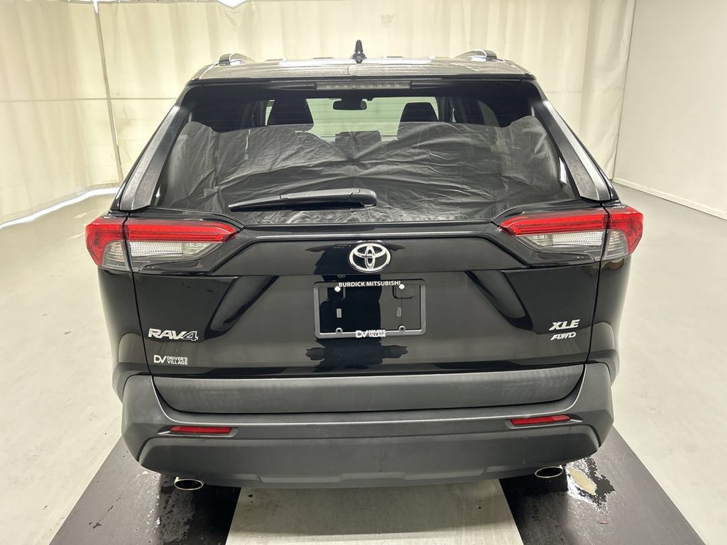 Used 2021 Toyota RAV4 XLE Premium AWD/4WD image 21
