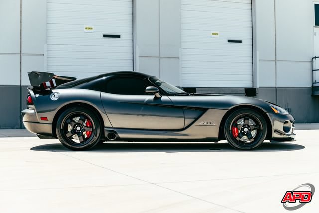 Used 2010 Dodge Viper ACR RWD image 12