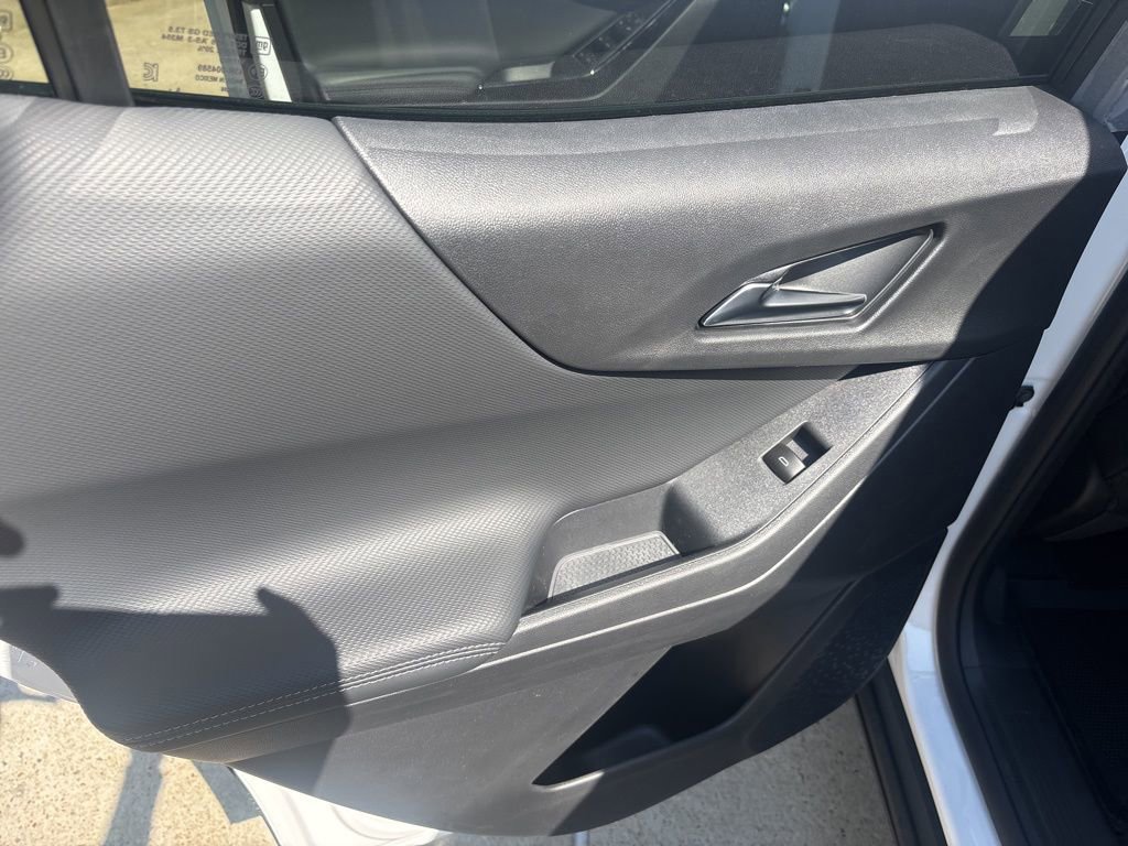 New 2026 Chevrolet Equinox LT w/ Convenience Package II image 36