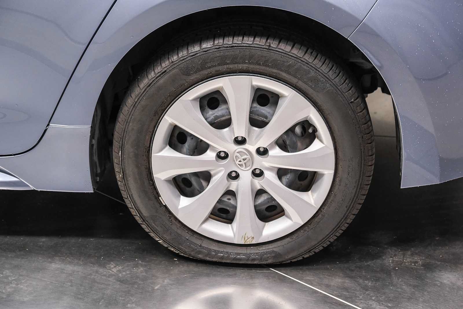 Used 2024 Toyota Corolla LE FWD image 9