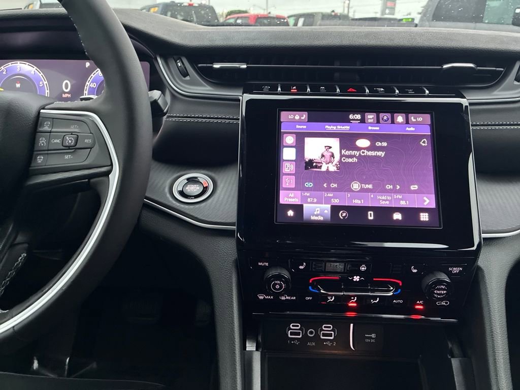 New 2025 Jeep Grand Cherokee Altitude image 18