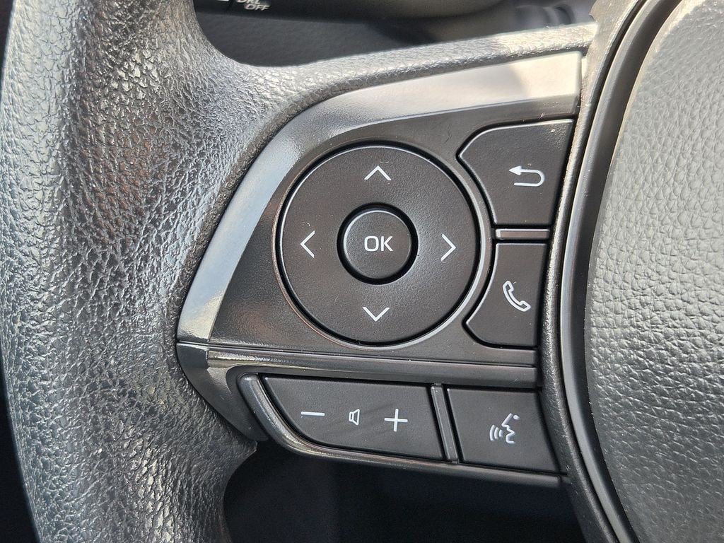 Used 2025 Toyota Corolla LE FWD image 23