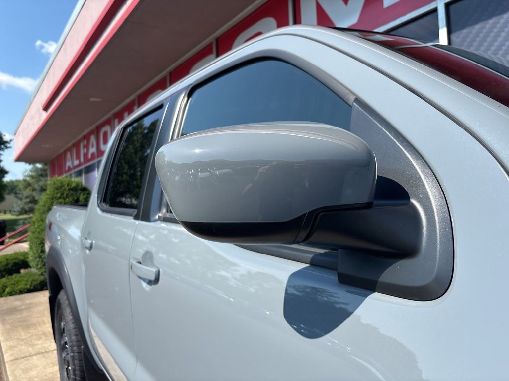 Used 2023 Nissan Frontier PRO-4X w/ Technology Package image 8