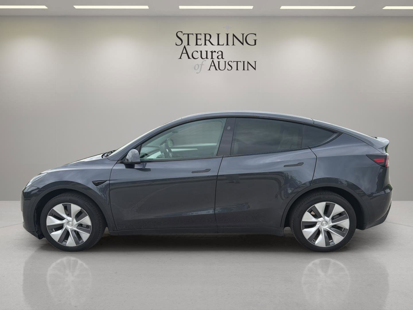 Used 2024 Tesla Model Y Long Range image 9