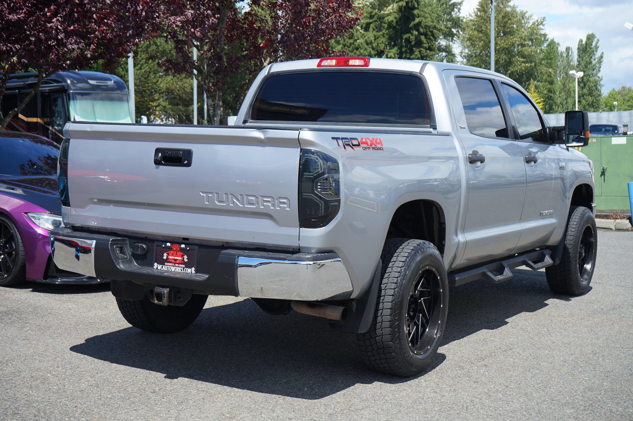 Used 2016 Toyota Tundra SR5 w/ TRD Off Road Package AWD/4WD image 5