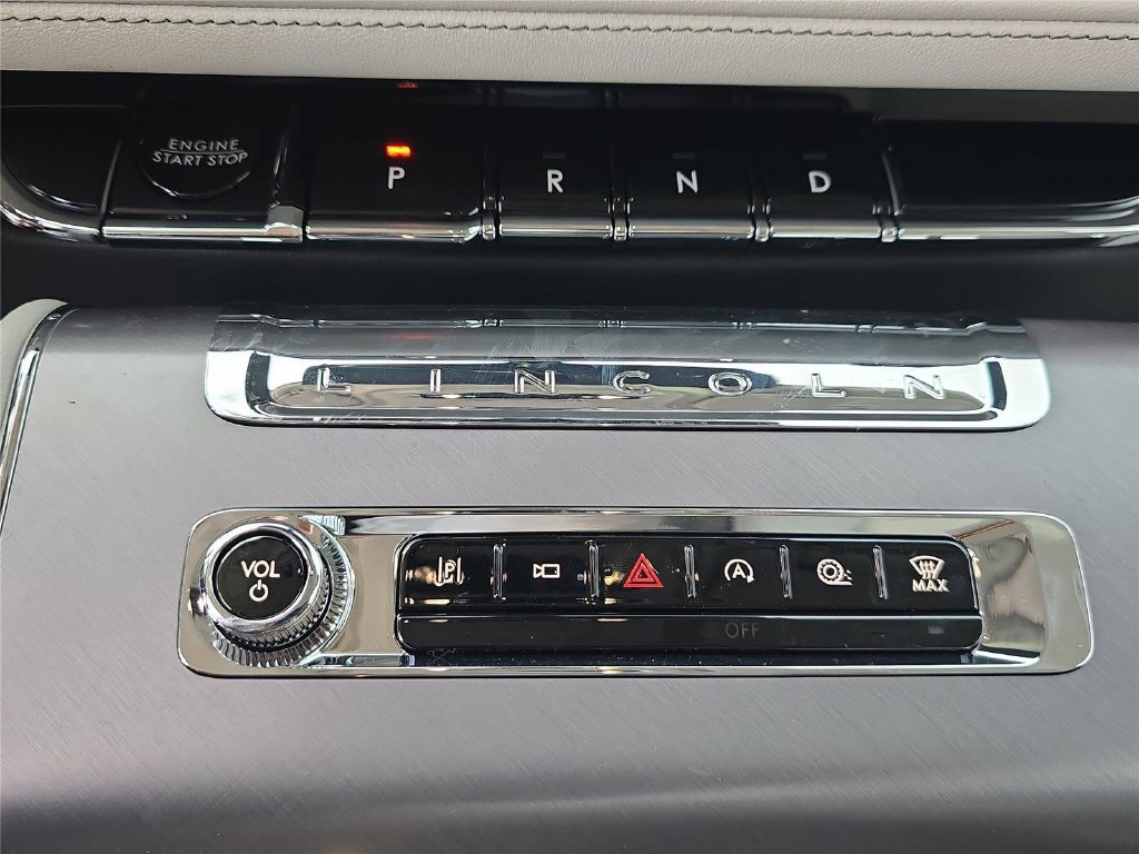 New 2026 Lincoln Aviator AWD image 17