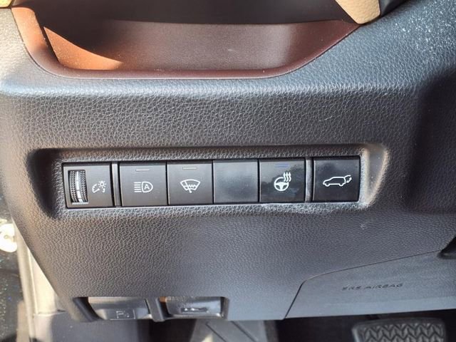 Used 2020 Toyota RAV4 Limited image 26